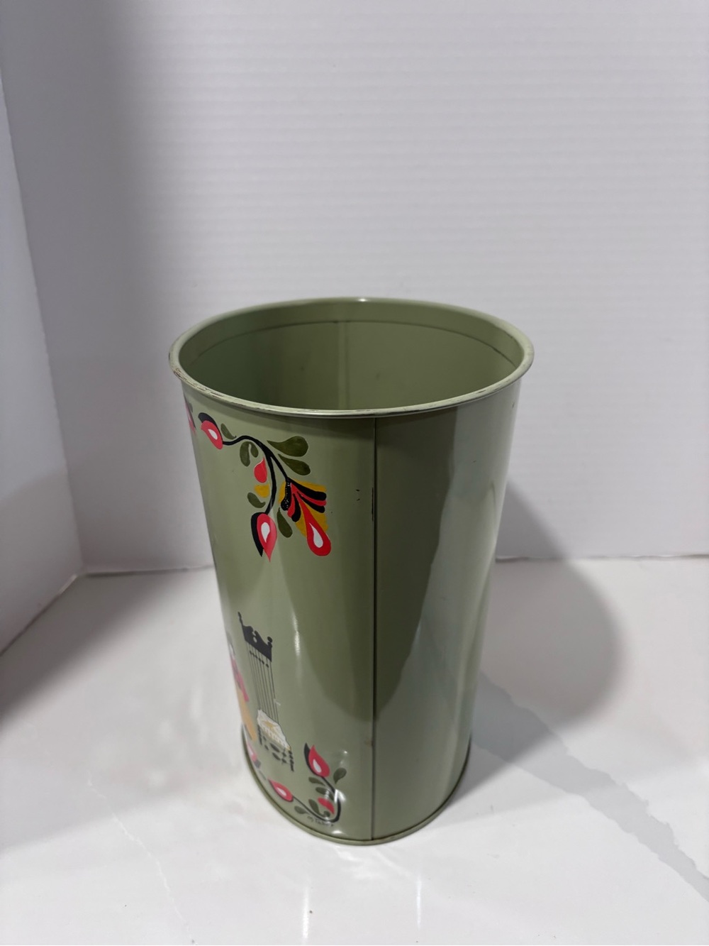 J. W. Reed Vintage Green Decorative Folk-Art Metal Wastebasket - Picture 3 of 6